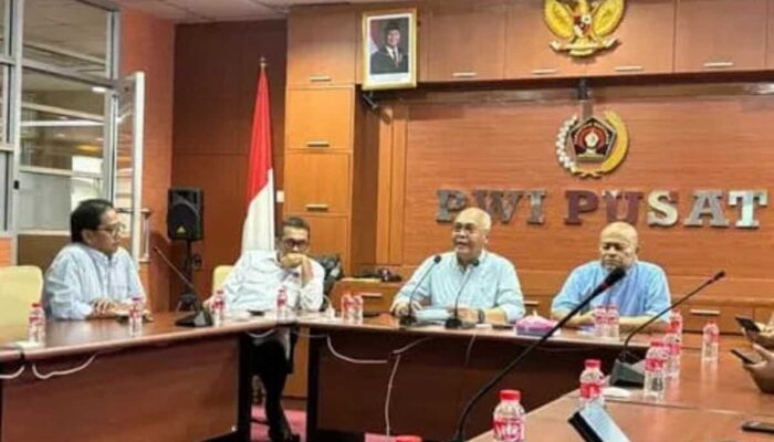 PWI Pusat Minta Hotman Paris Minta Maaf ke Wartawan, Tegaskan Martabat Pers Harus Dihormati